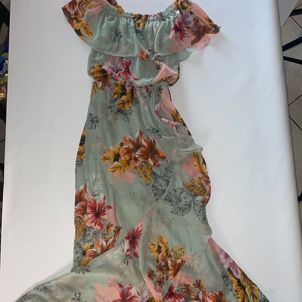 Womens EXPRESS XS stretchy  Long flowy tier floral maxi Perfect for fall